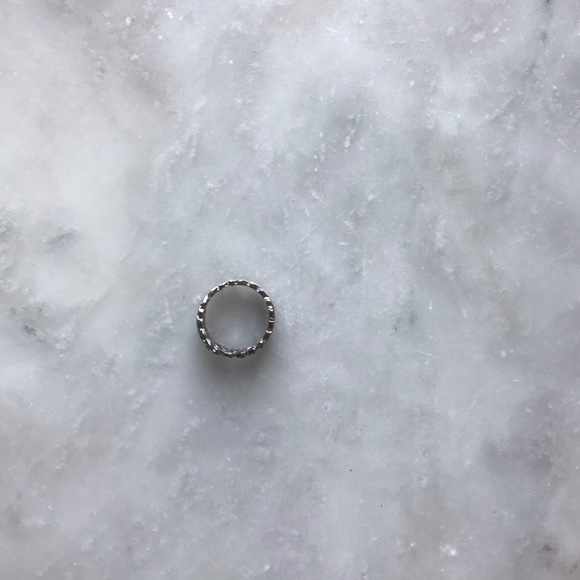 Delicate Silver Leaf Ring - Picture 5 of 5